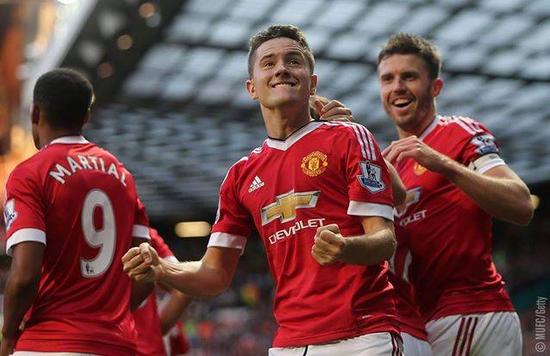 献更为丰厚 献更为丰厚